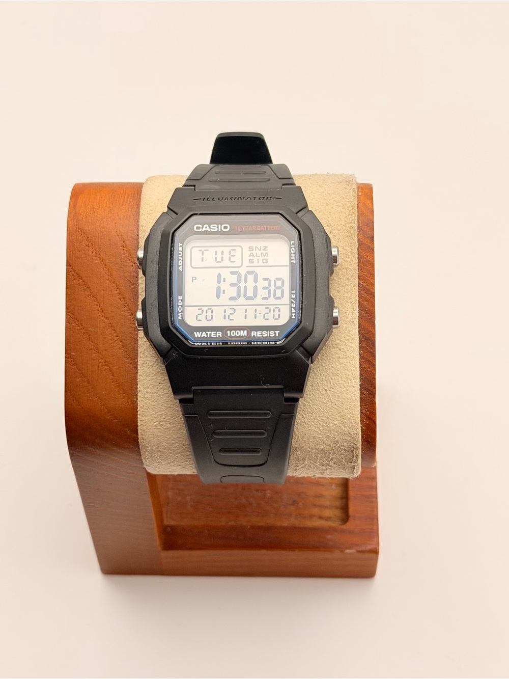 Casio Illuminator Digital Watch, W800H-1BV, Very Good, 100m Water Resistent